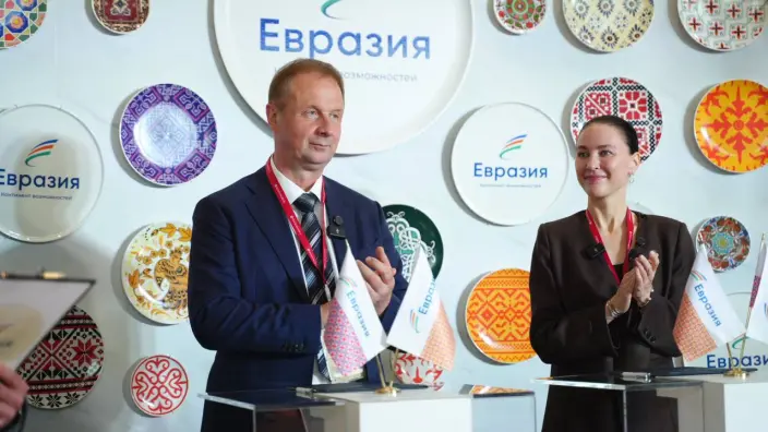 ГК «Просвещение» и АНО «Евразия» будут повышать качество преподавания на русском языке за рубежом