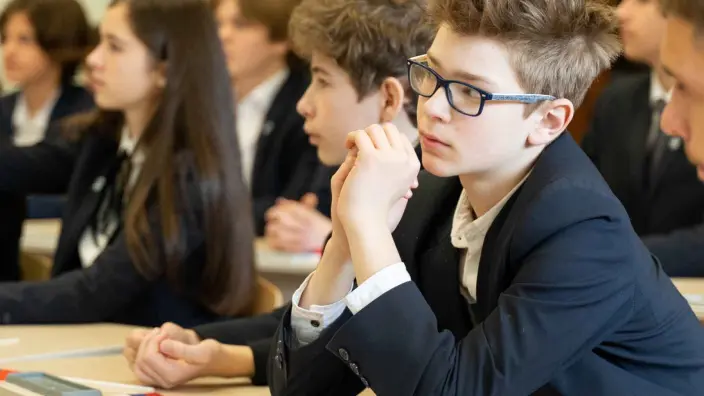 Студентам непедагогических специальностей разрешили преподавать в школах – что думают об этом в педвузах