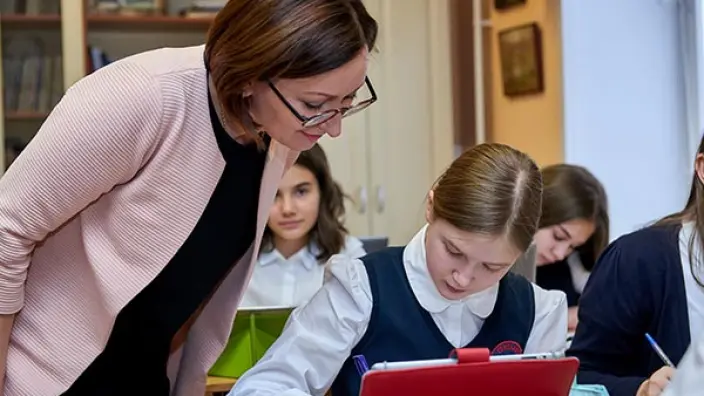 Комиссию для защиты чести педагогов создали в Новосибирской области