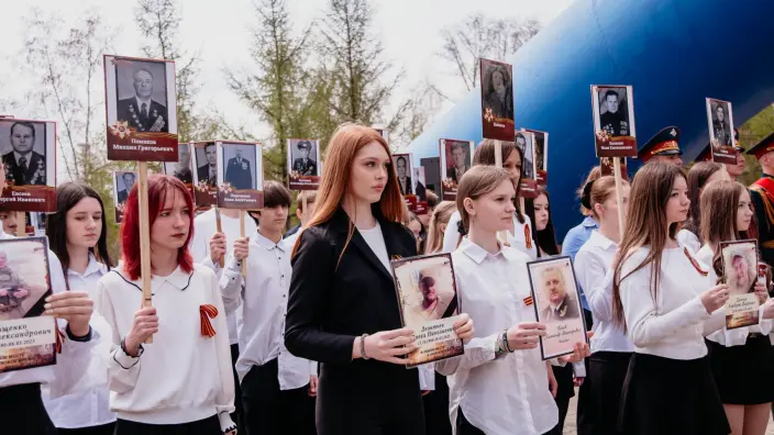 Более 13 млн детей и подростков стали участниками акции «Бессмертный полк: Герои рядом с нами»