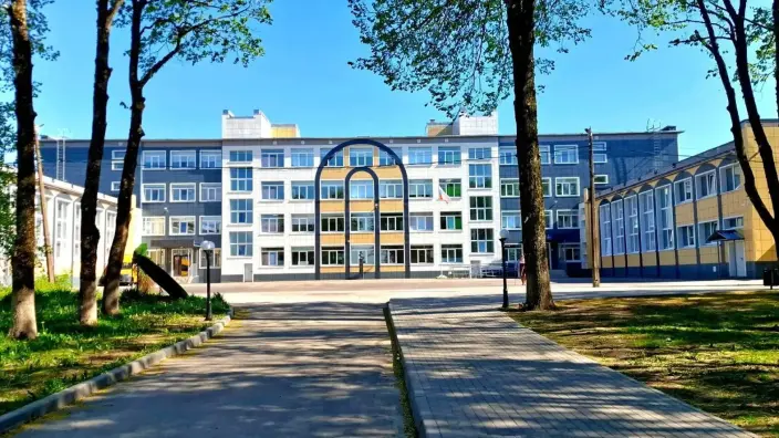 Двести лет истории и новая жизнь: Гостилицкая школа встретила юбилей после реновации