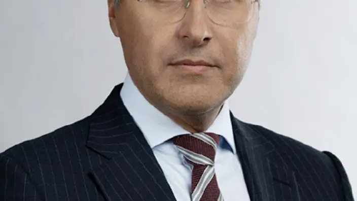 Мишустин предложил сохранить посты Фалькову и Кравцову